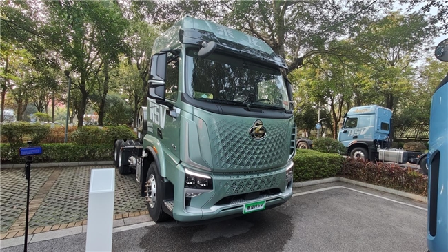 更高效 更经济 更安全，乘龙H5V LNG牵引车重构重卡价值标准