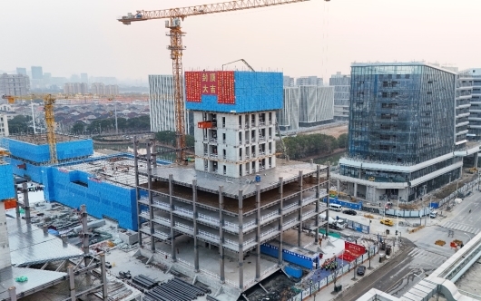 上海金安国纪总部项目首栋单体封顶