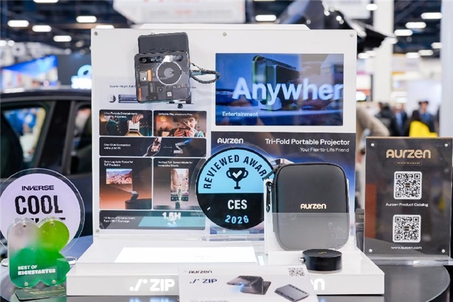 正式“上车”！ZIP三折叠投影仪在CES 2026展示移动影院新形态-视听圈
