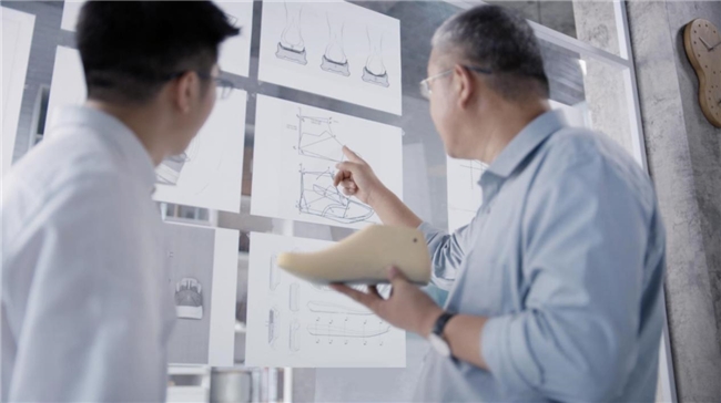 年轻人市场渐成小众?足力健用“老人鞋”破局,印证银发经济潜力