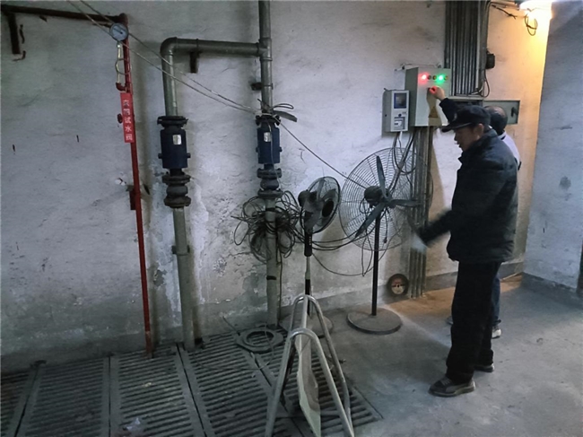 开年首抓防汛保障  社区全面“体检” 防汛物资