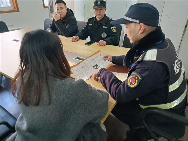 多方协调共护文明养犬