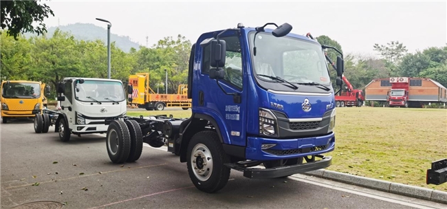 多拉快跑轻松赚，乘龙L2自卸车助卡友城乡运输赚不停