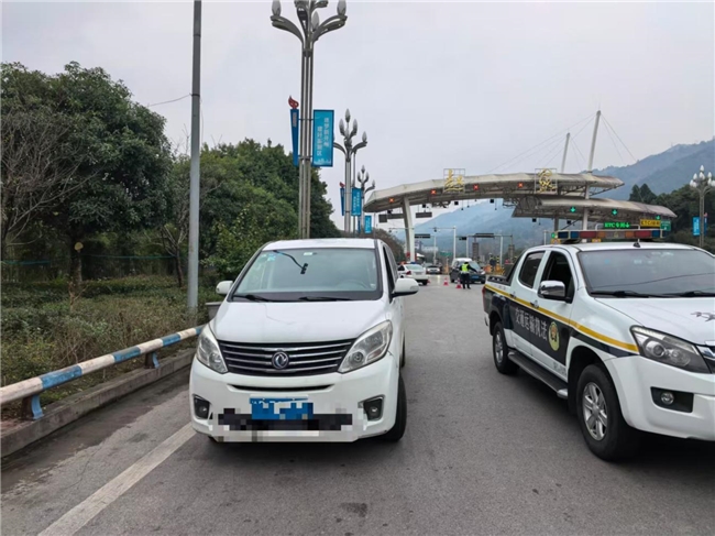 “老油条”与乘客串供对抗调查？执法人员一招破局→