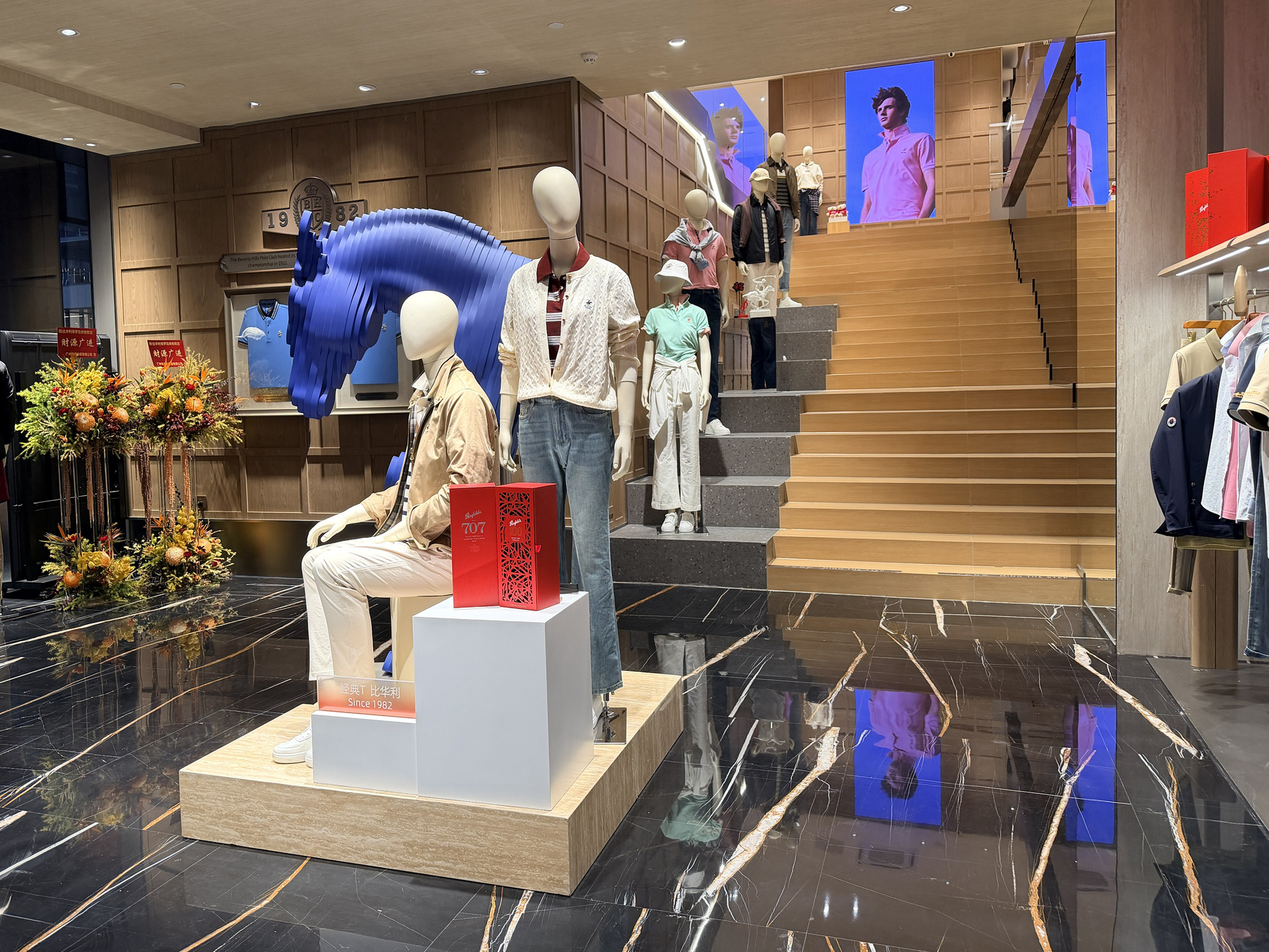 �Ȼ������޻��������콢����ҫ��Ļ ����Ʒ��ս��ת����ƪ��