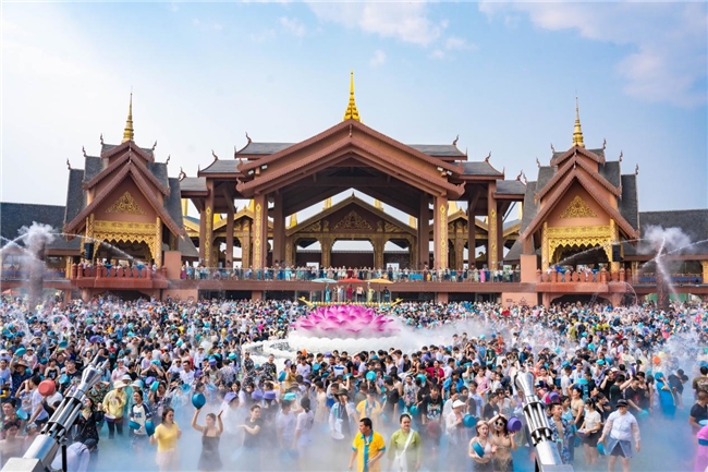 云南旅游必去十大景点清单:望天树藏雨林密码,民族风情醉游人