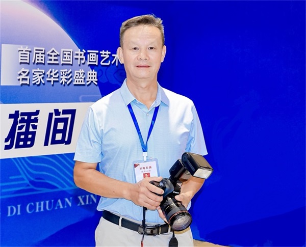 &zwnj;李刚明: 从诗行到镜头，以影像续写热爱