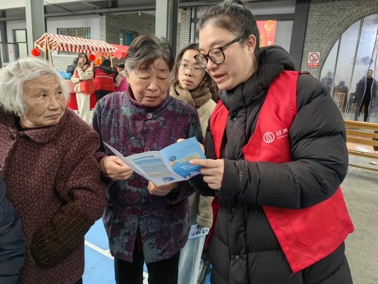 反诈宣传进社区，守护居民“钱袋子”