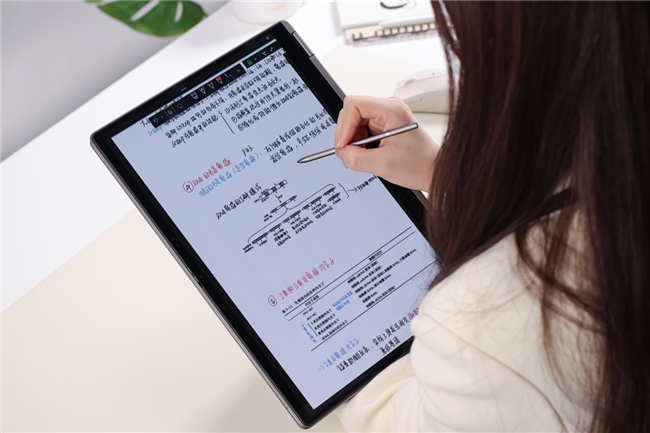 首批搭载英特尔第三代酷睿Ultra 微星全新尊爵笔记本首发开卖享好礼