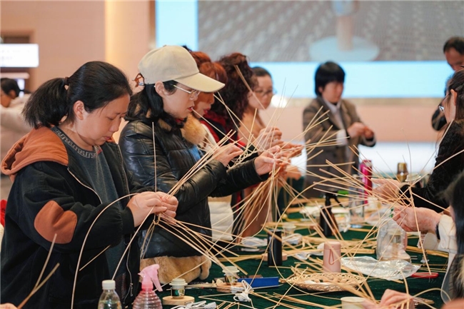 “怀梦前行”女性赋能创业计划助力四川藤编非遗绽放新生机