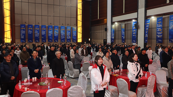 中原商界打响“AI突围战”：纷幸AI携手200+协会会长，开启2026产业增长新纪元