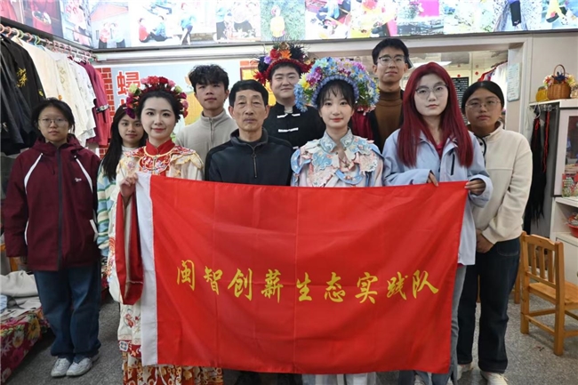 对话黄晨：簪花围的“守正”与“创新” —— 一场关于非遗传承的深度访谈