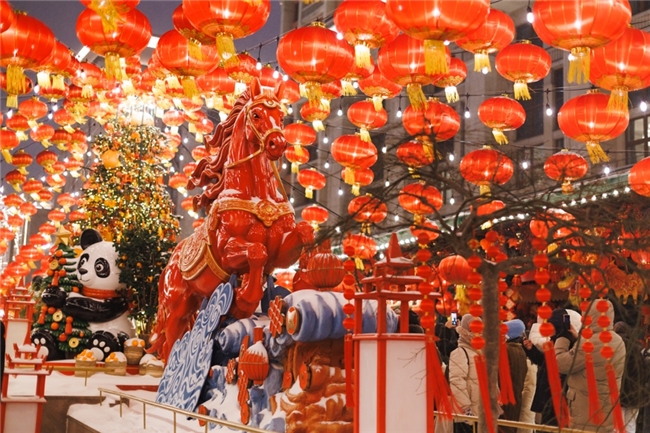 中国新年点亮莫斯科市中心 春节文化成为中俄交流新风景
