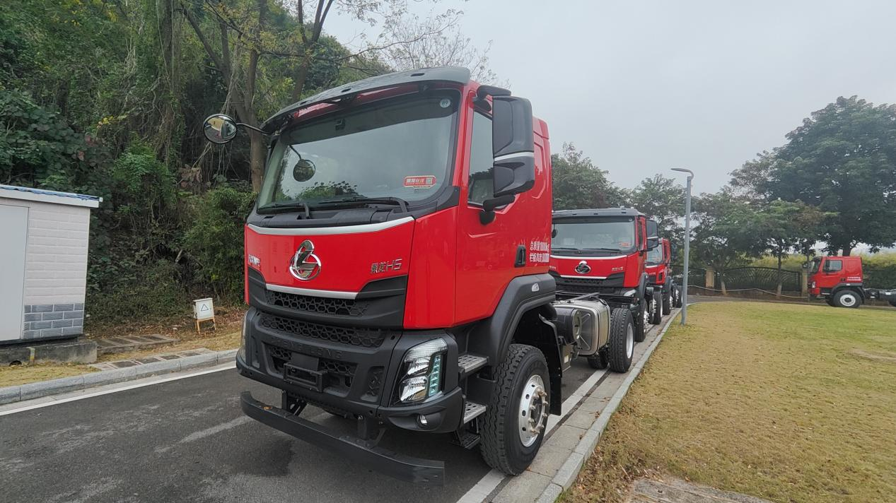 乘龙H5 4&times;2极限自卸车：矿山工地全场景 多拉多赚更能扛
