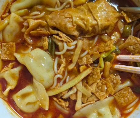 螺蛳粉+水饺？海霸王猪肉水饺玩出新花样解锁美味天花板(图2)