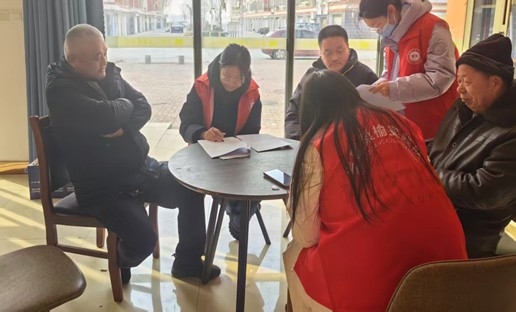 岁暖桑榆践初心 青春助老绘乡章—— 劳动关系学院“岁暖桑榆”实践队寒假社会实践纪实(图2) 岁暖桑榆践初心 青春助老绘乡章—— 劳动关系学院“岁暖桑榆”实践队寒假社会实践纪实(图2)