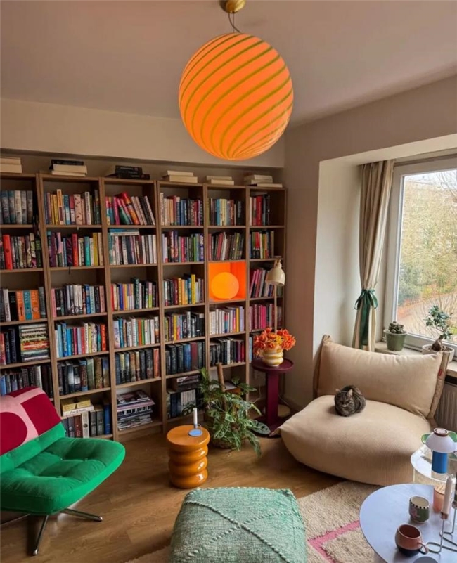 二手软装 + 色彩碰撞 芭蕾舞者的个性家居改造