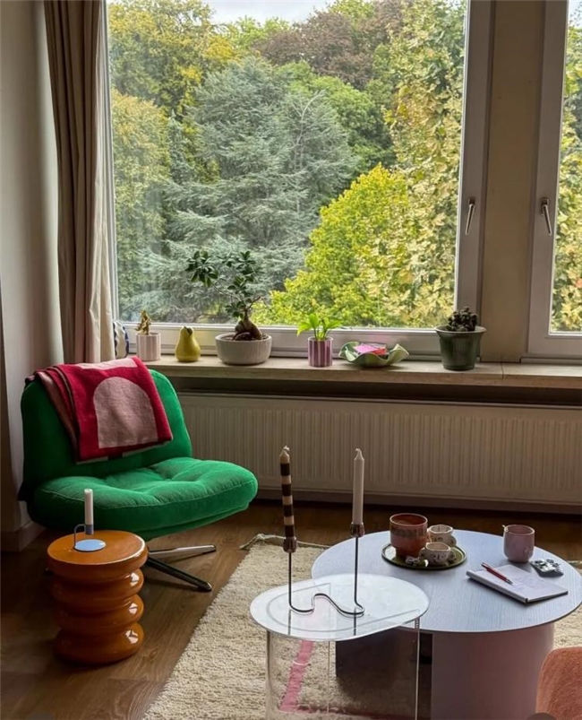 二手软装 + 色彩碰撞 芭蕾舞者的个性家居改造