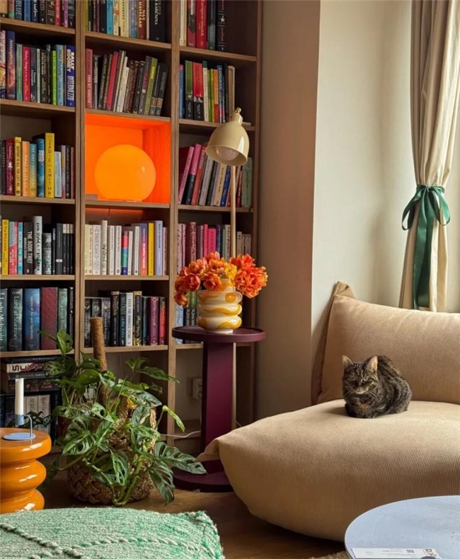 二手软装 + 色彩碰撞 芭蕾舞者的个性家居改造