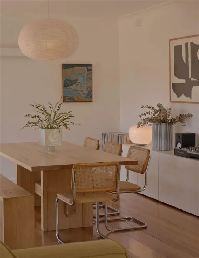 日式肌理碰撞古董收藏，50 年代风雨板房的焕新之旅