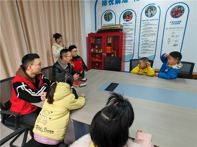 学雷锋践初心 无线电科普润童心 赣北无线电监测中心联合景东安厦社区开展主题活动(图3) 学雷锋践初心 无线电科普润童心 赣北无线电监测中心联合景东安厦社区开展主题活动(图3)