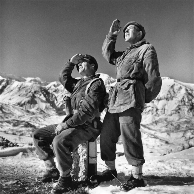 乔治・罗杰:摄影伦理的视觉重构