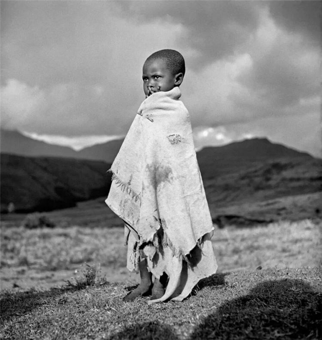 乔治・罗杰:摄影伦理的视觉重构