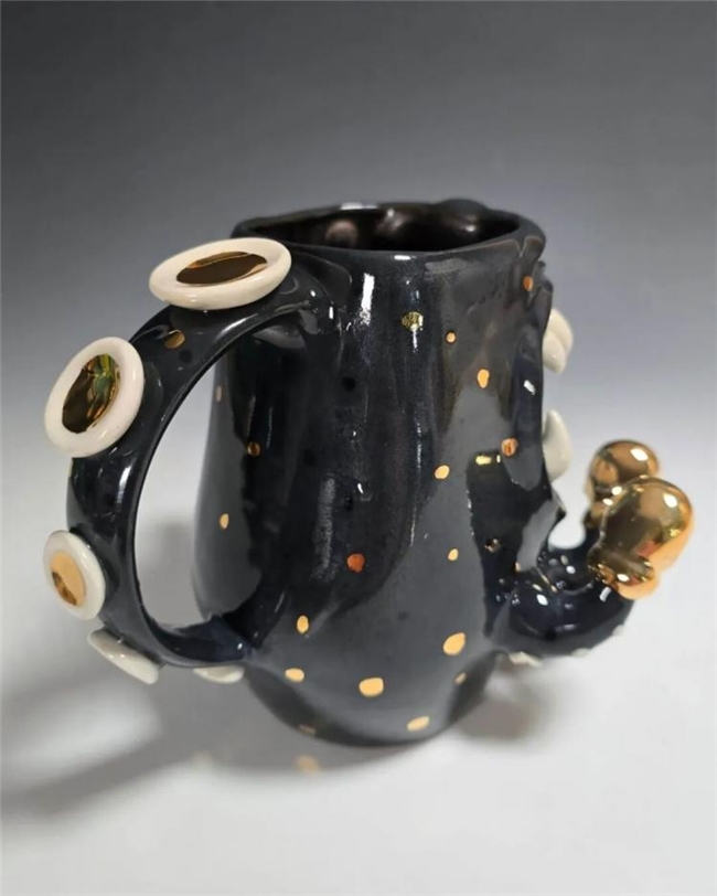 奇趣小怪物来袭！芝加哥陶艺家的创意魔法