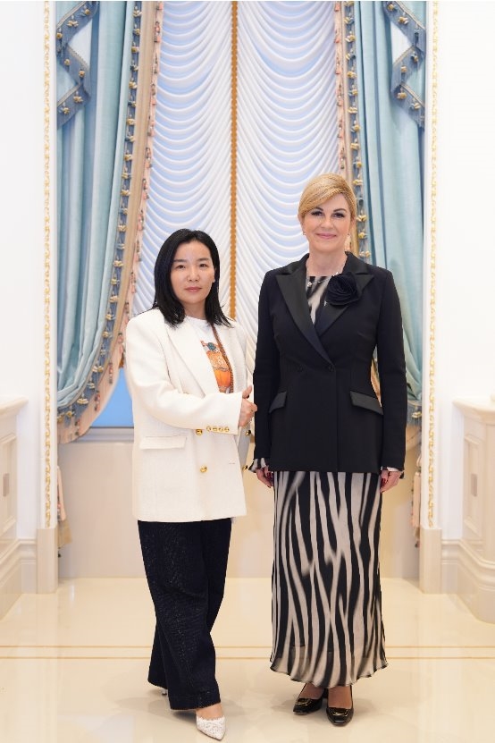 上海会晤・全球瞩目：钟亲嫚与克罗地亚总统同框，赋能中医品牌全球化