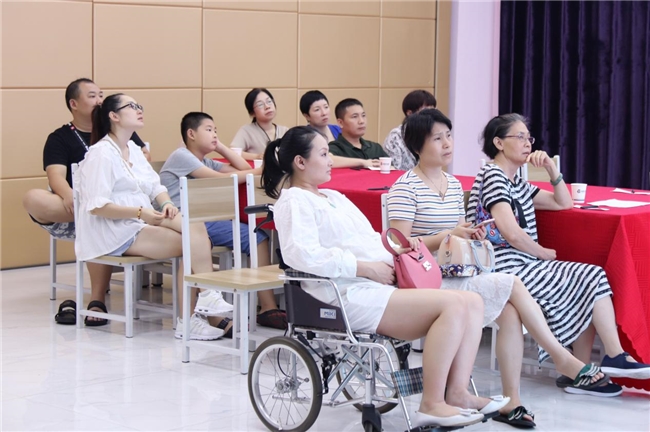 长沙友乾每周雇主见面会圆满举办 搭建雇主阿姨高效对接平台获赞(图3) 长沙友乾每周雇主见面会圆满举办 搭建雇主阿姨高效对接平台获赞(图3)