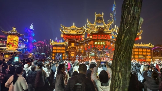 锦上添花，让资产变 “ 轻 ”，让体验变 “ 重 ”！