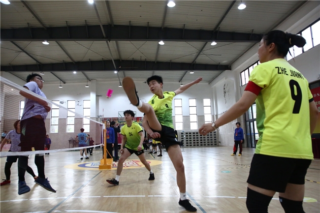 彩毽飞扬聚人气 民俗体育焕活力  2026中国毽球公开赛（温州站）在鳌江举行