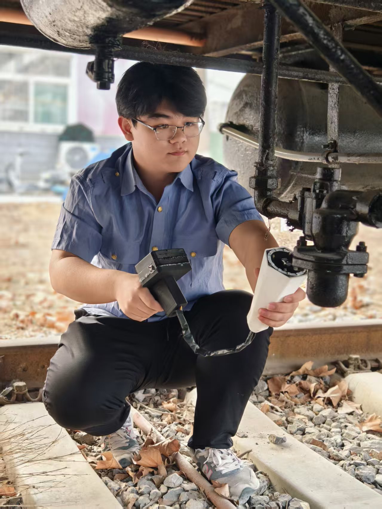 慧轨道交通技术实验室学生创新项目获突破 前沿技术助力轨道交通安全运维升级