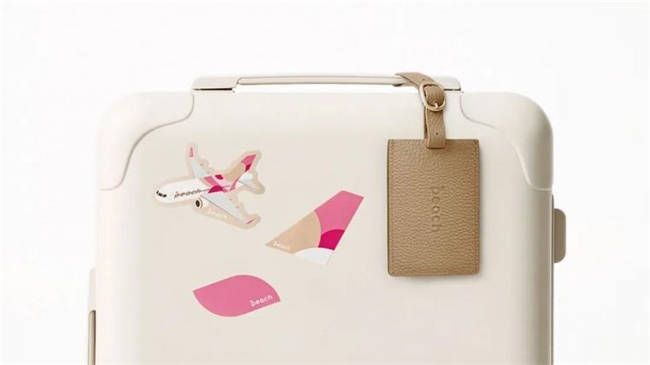 佐藤大操刀 乐桃航空全新LOGO涂装亮相