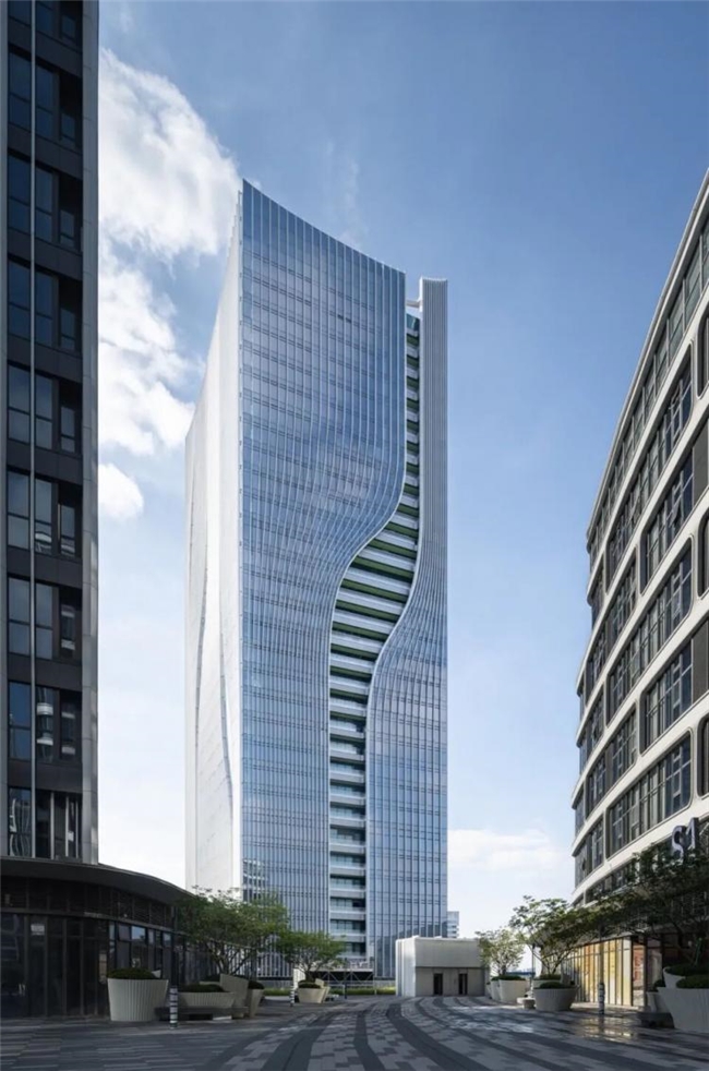 站城山水相融 广州白云站 TOD 构建地域诗意与结构理性共生的建筑标杆