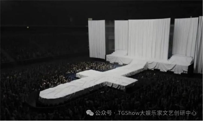 当演唱会变成行为艺术，这才是顶级现场