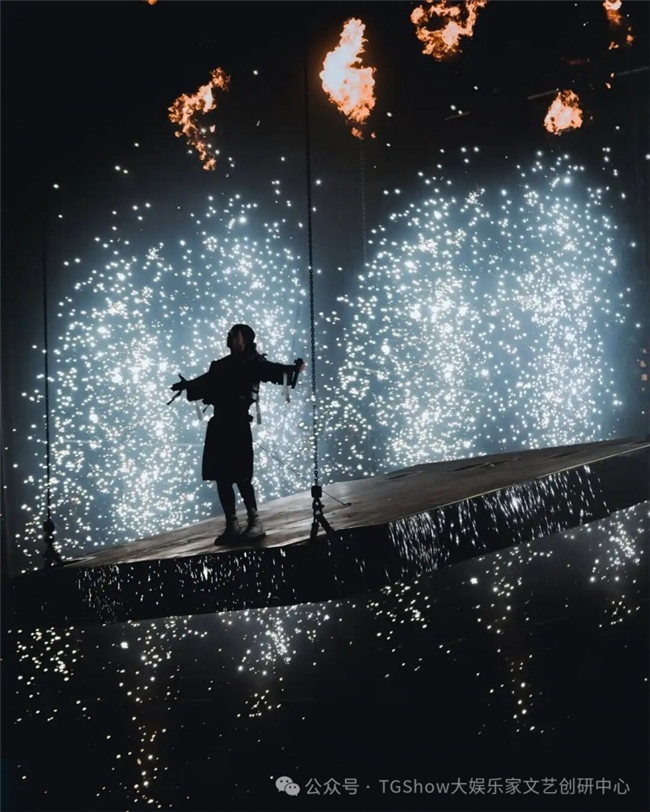 当演唱会变成行为艺术，这才是顶级现场