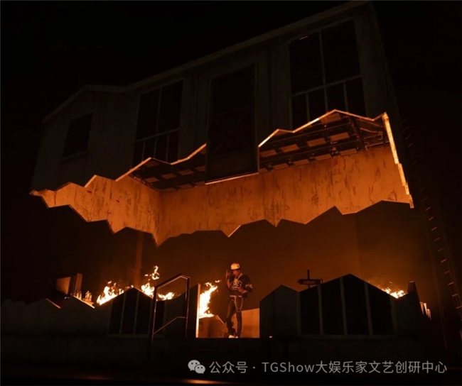 当演唱会变成行为艺术，这才是顶级现场