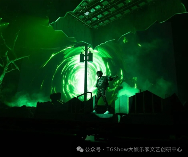 当演唱会变成行为艺术，这才是顶级现场