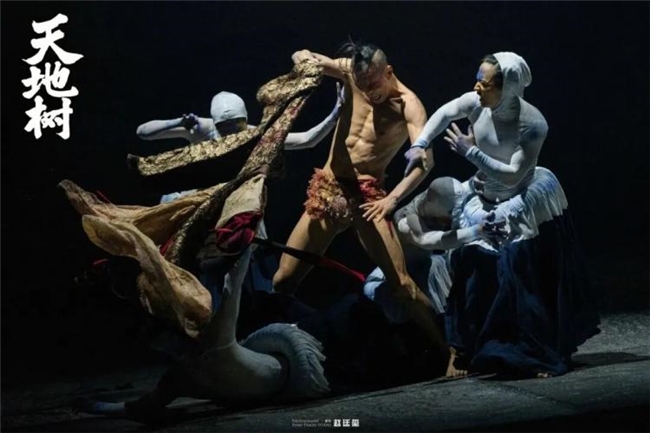 根起云端处,光影塑神性 —— 舞剧《天地树》灯光创作手记