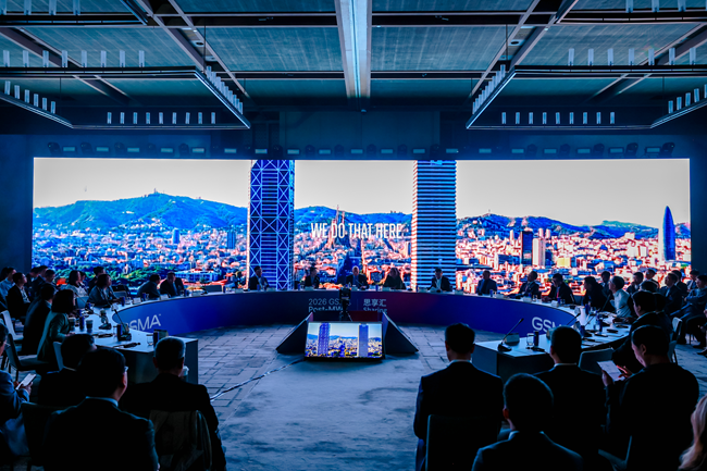 下一代手机是什么?追觅AURORA在GSMA给出了它的答案:AI原生变革