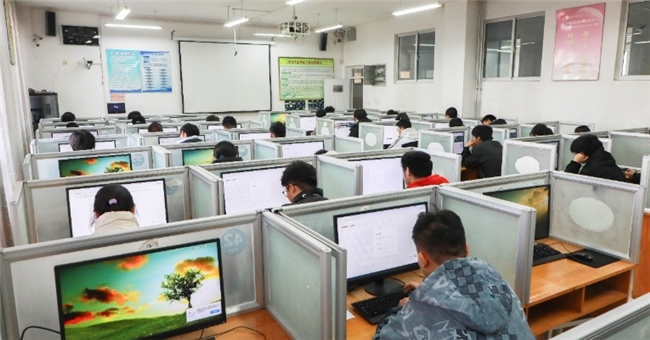 青春聚力AI领航 青年学子研发数字人赋能多元场景