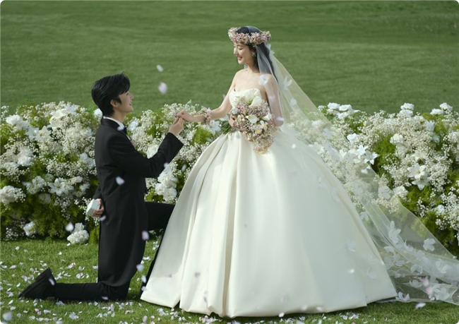 成都春季婚纱照选哪家？成都十大优选摄影品牌榜，花海草坪拍摄超浪漫 