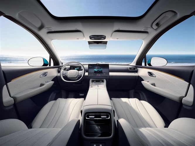 空间革命，领潮而来：风云T9L全球上市，12.99万元起-三人行汽车ttcar365.com