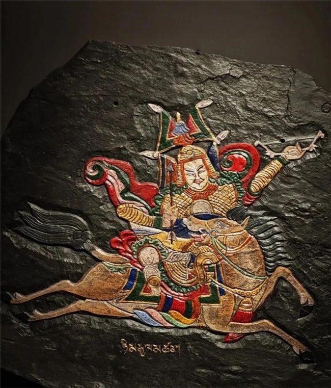 从石料到成品：格萨尔彩绘石刻的匠心工序