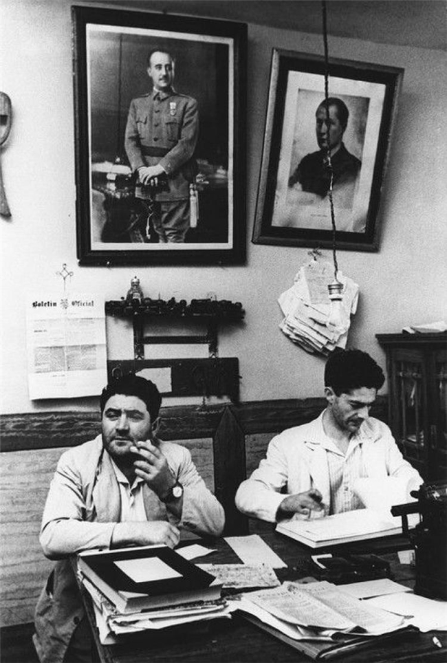 尤金・史密斯｜专题摄影的巅峰之作