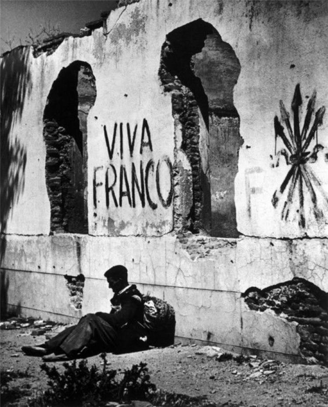 尤金・史密斯｜专题摄影的巅峰之作