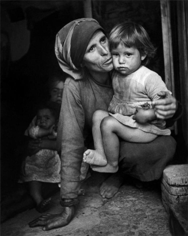 尤金・史密斯｜专题摄影的巅峰之作