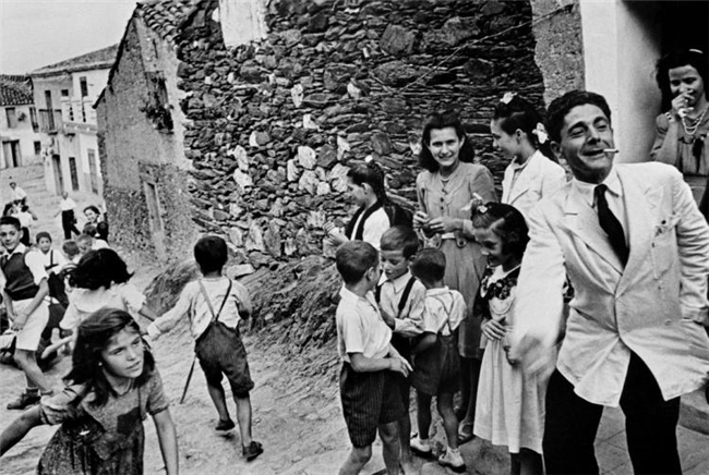 尤金・史密斯｜专题摄影的巅峰之作