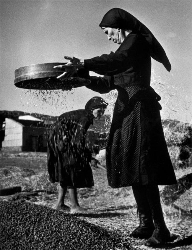 尤金・史密斯｜专题摄影的巅峰之作